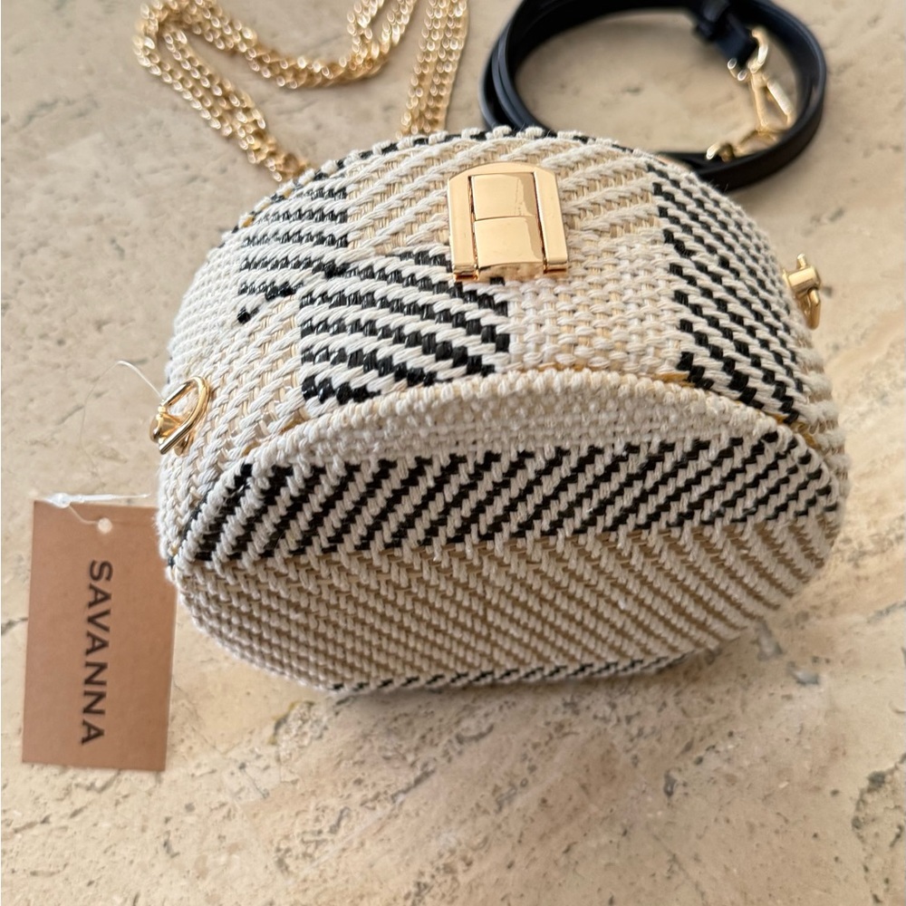 Round Woven Crossbody Bag - Picture 8 of 10